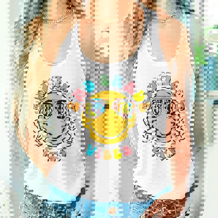 2Nd Grade School Field Trip Vibes Groovy Field Day 2024 Women Tank Top Gifts for Her