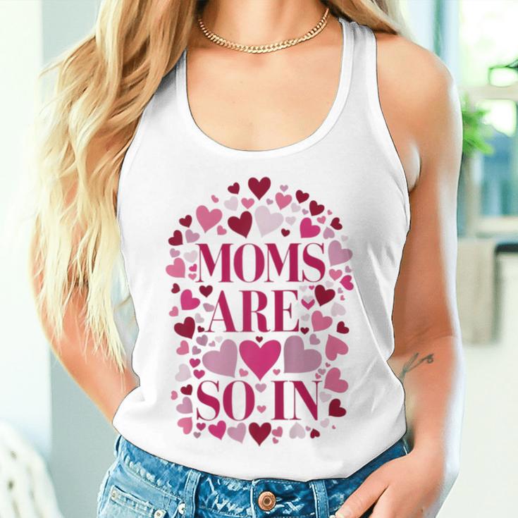 Mütter Sind So Im Trend Zum Muttertag Happy Mama Kid & Husband Raglan Tank Top Frauen Geschenke für Sie