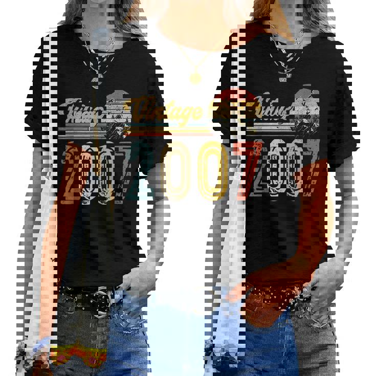 17 Years Old Vintage 2007 17Th Birthday For Girl Boy Women T-shirt