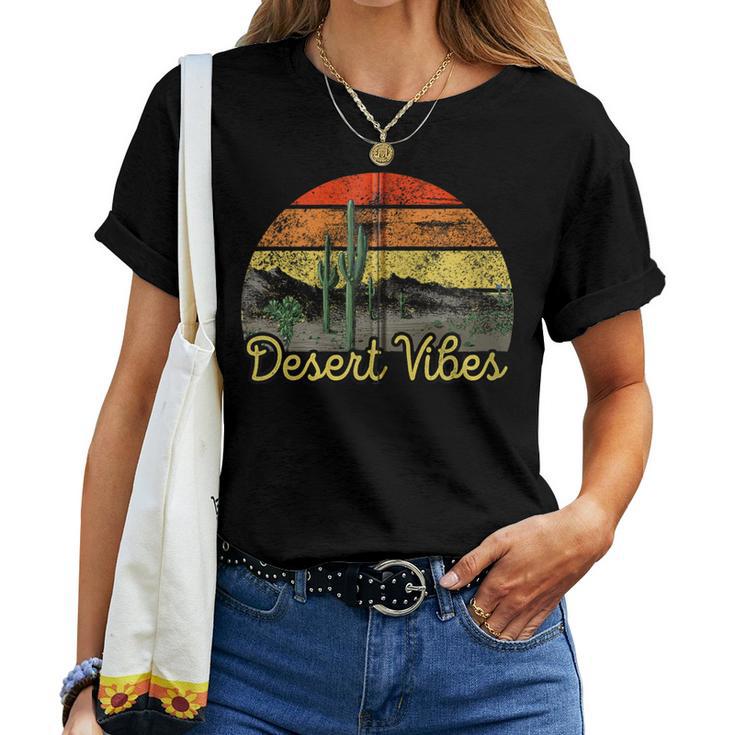 Amantes De Cactus Retrointageibes Desierto Camiseta de mujer