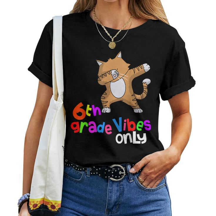 Back To School 6Th Grade Dabbing Cat 1St Day Women T-shirt