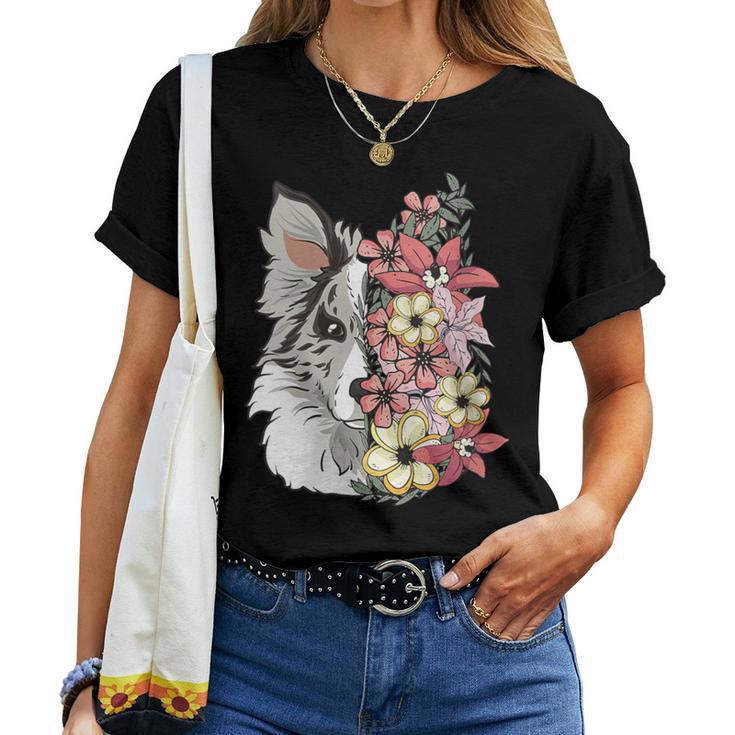 Border Collie Blue Merle Con Flores Cuello Camiseta de mujer