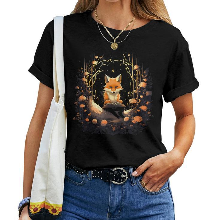 Cottagecore Aesthetic Fox With Books Floral Women T-shirt