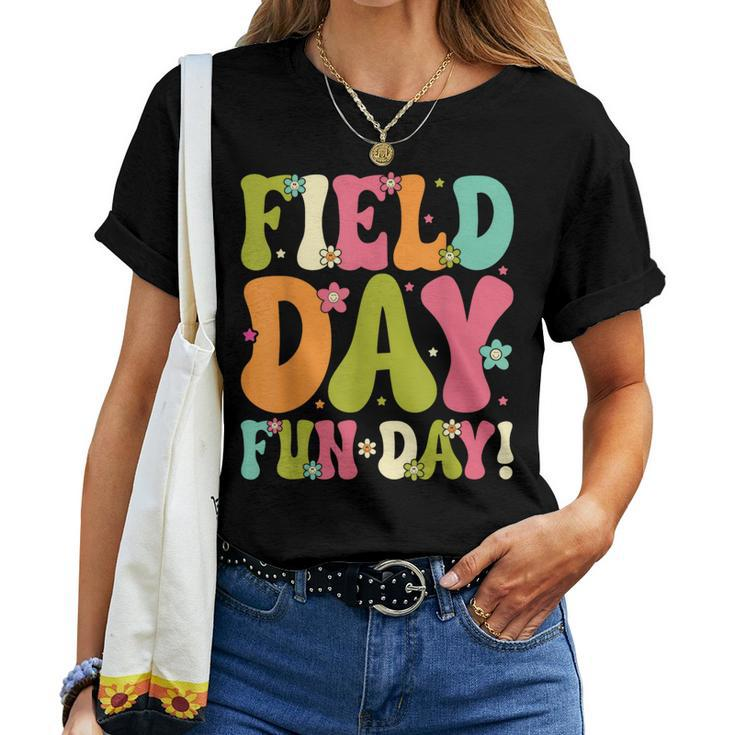 Field Day Fun Day Last Day Of School Groovy Teacher Student Women T-shirt