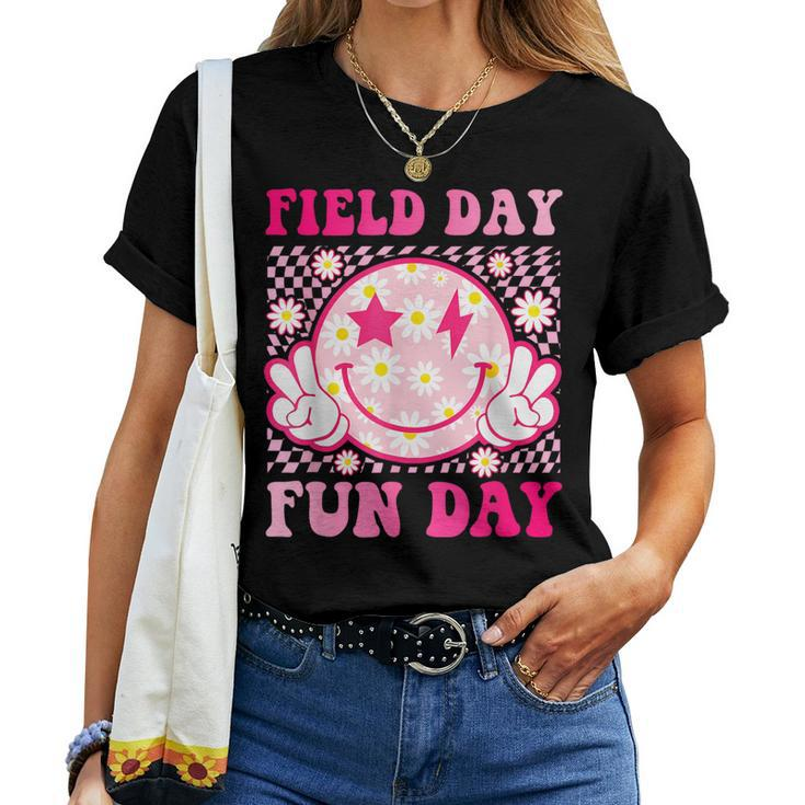 Field Day Fun Day Field Trip Retro Groovy Teacher Student Women T-shirt