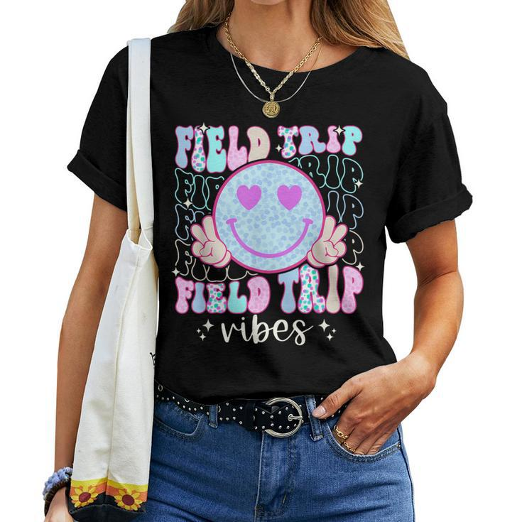 Field Day Field Trip Vibes Fun Day Groovy Teacher Student Women T-shirt