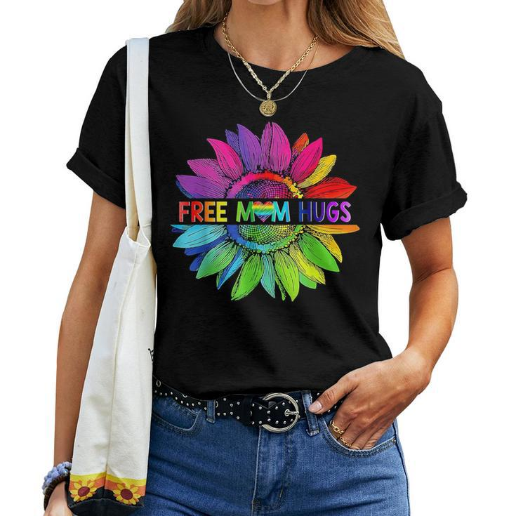 Free Mom Hugs Lgbt Pride Mom Daisy Rainbow Flower Mother Day Women T-shirt