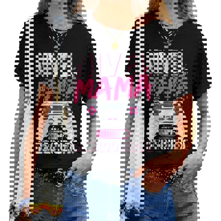 Futura Mama Madre Anunciar Embarazo Nivel Mama Desbloqueado Camiseta de mujer