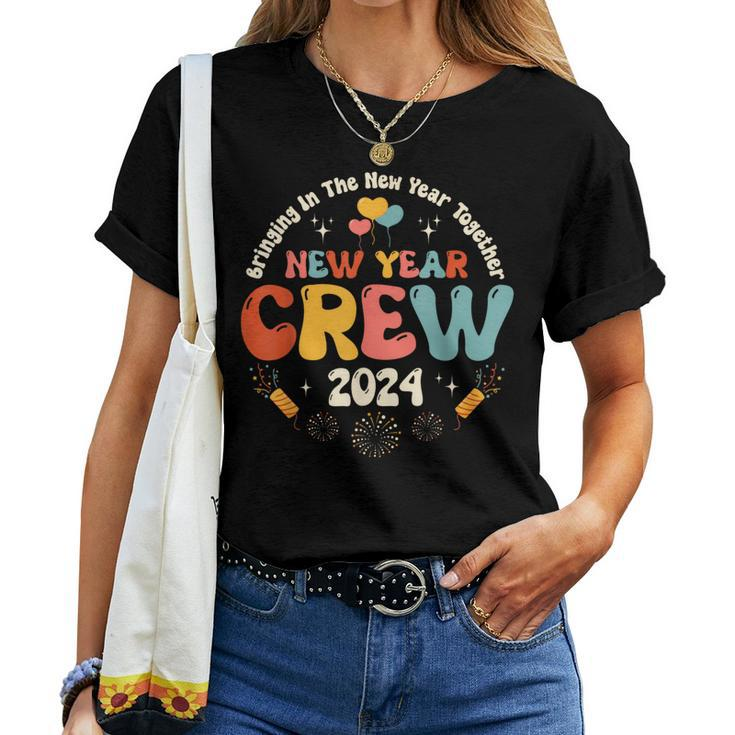 Groovy 2024 New Year's Crew Family Couple Friends Matching Women T-shirt