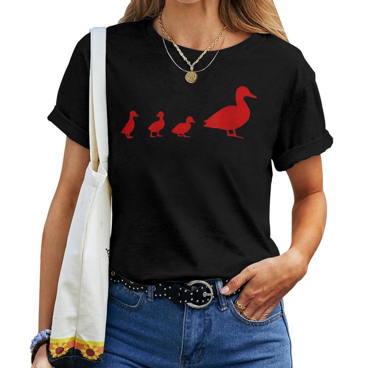 Mama Duck 3 Ducklings Animal Family R Women T-shirt