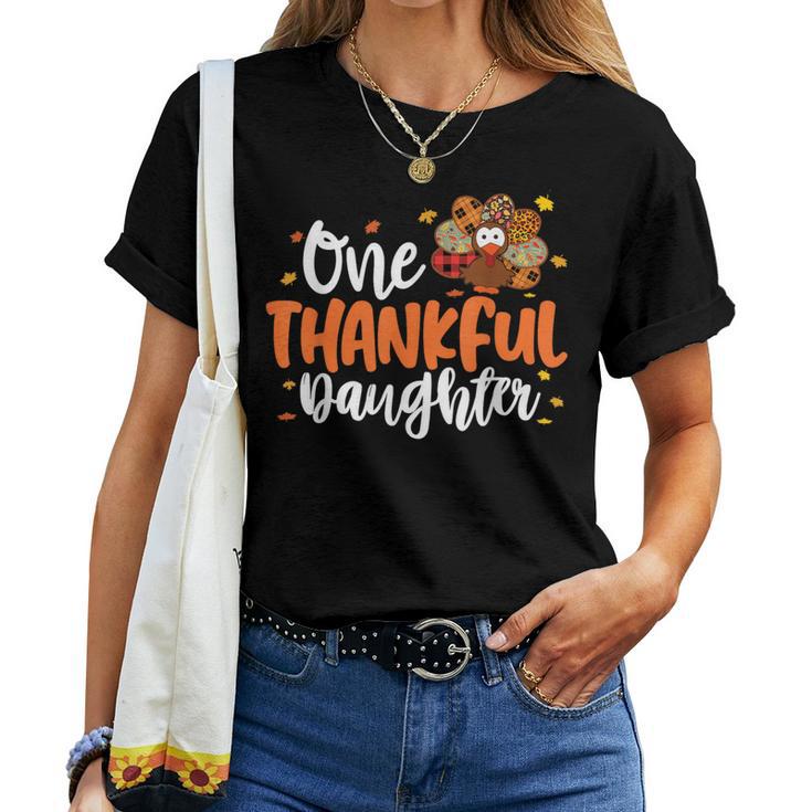 One Thankful Daughter Turkey Leopard Thanksgiving Family Women T-shirt