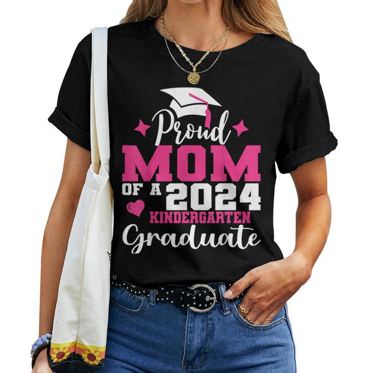Super Proud Mom Of 2024 Kindergarten Graduate Awesome Family Women T-shirt
