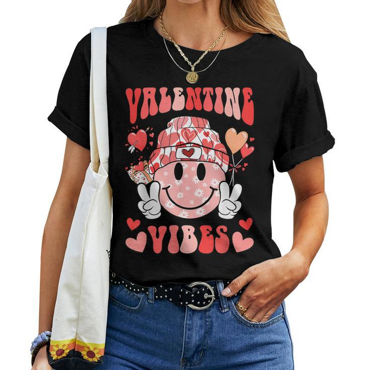 Valentine Vibes Groovy Valentine's Day Couples Boys Girls Women T-shirt