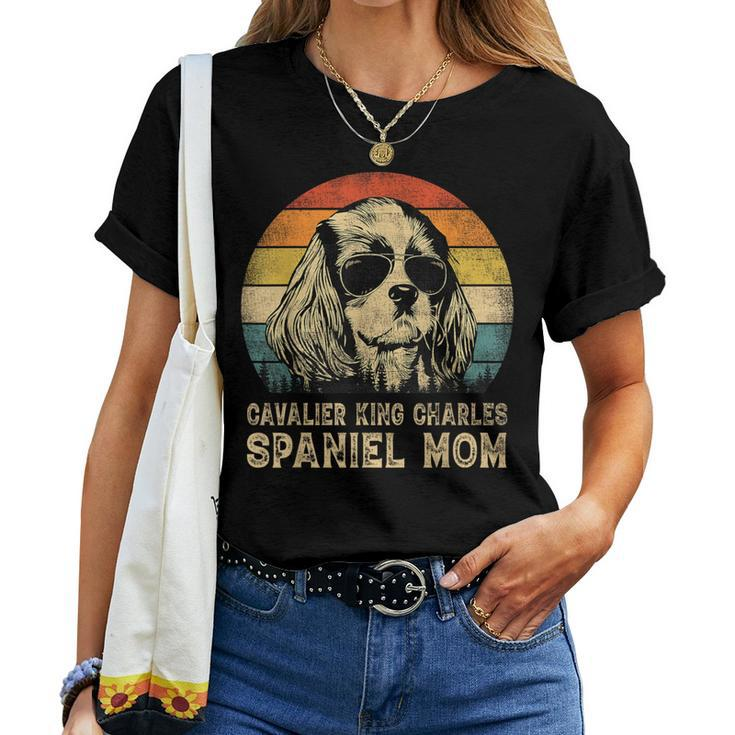 Vintage Cavalier King Charles Spaniel Mom Dog Mother's Day Women T-shirt