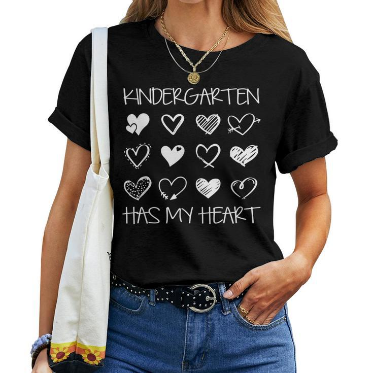 Vintage Kindergarten Has My Heart Valentines Day Teacher Women T-shirt