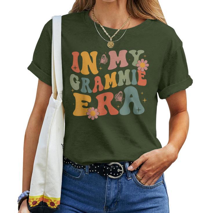 In My Grammie Era Christmas Flower Butterfly Xmas Holida Women T-shirt