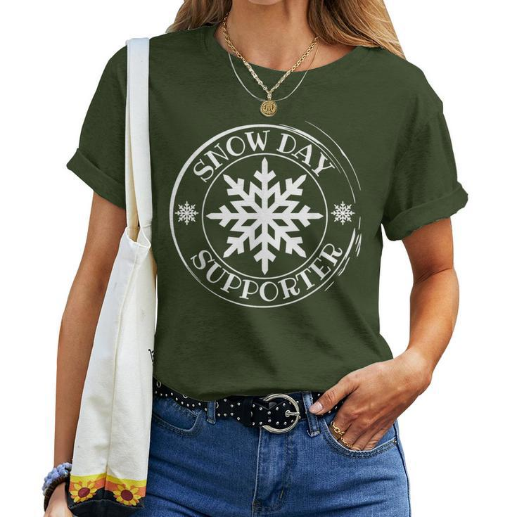 Proud Supporter Of Snow Days Teacher Retro Christmas Holiday Women T-shirt