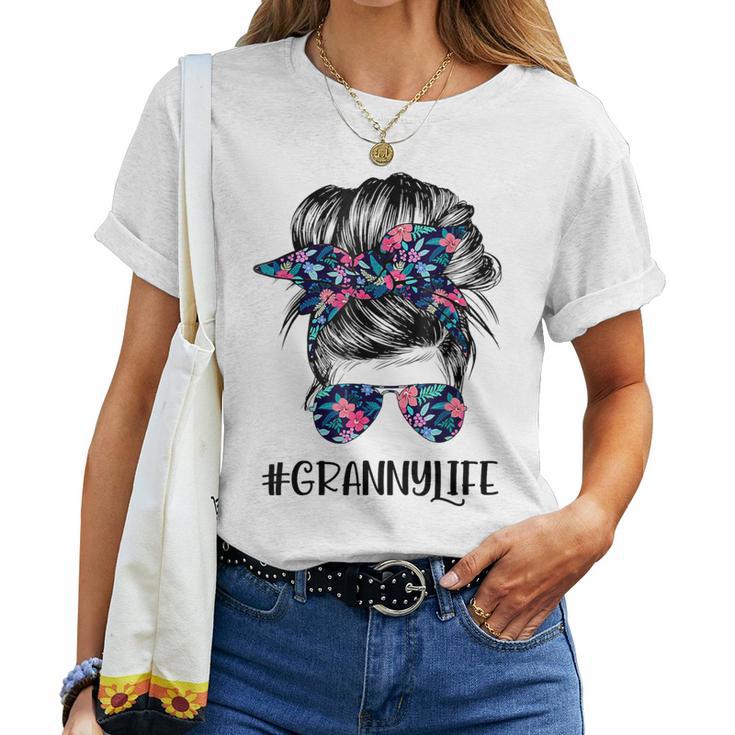 Granny Life Messy Hair Bun Flower Mother's Day Women T-shirt