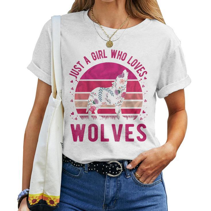 Youth Just A Girl Who Loves Wolves Vintage Retro Women T-shirt