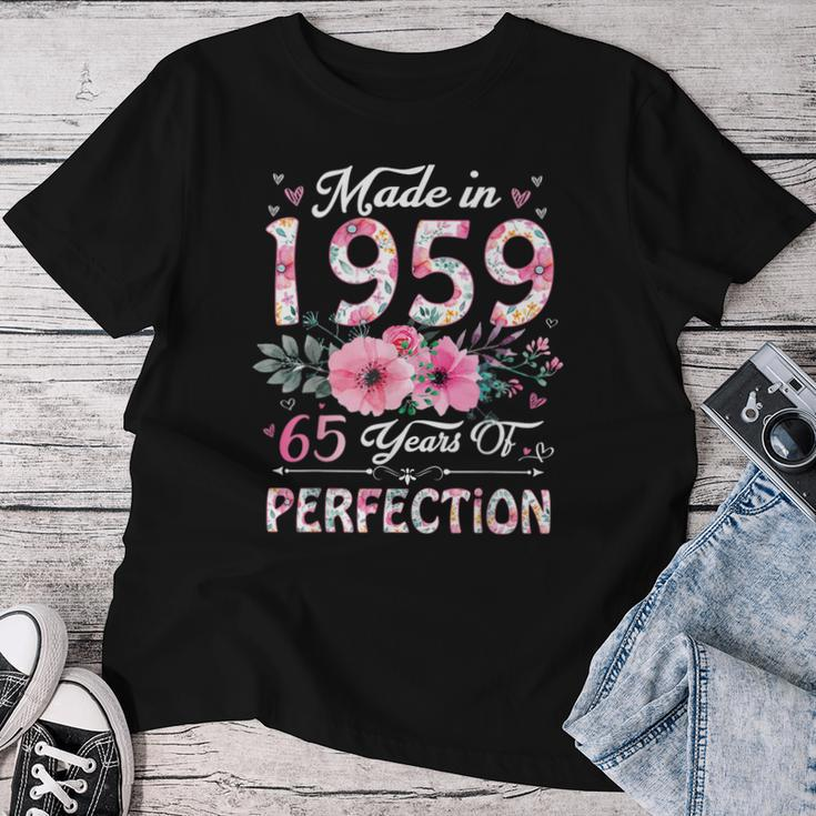 65 Year Old Made In 1959 Floral 65Th Birthday Women Women T-shirt Unique Gifts
