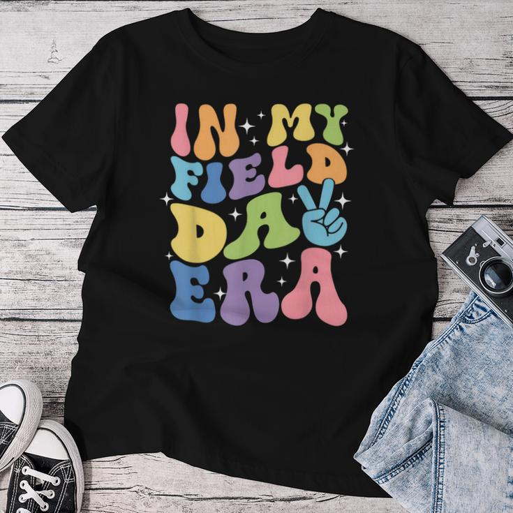 In My Field Day Era Retro Groovy Teacher Field Trip Women T-shirt Funny Gifts
