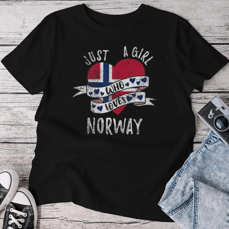 Just A Girl Who Loves Norway Vintage Women T-shirt Funny Gifts