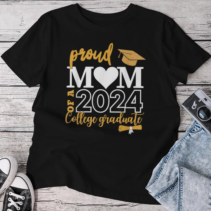 Loving Mom 2024 My Mom Is A Proud 2024 College Graduate Women T-shirt Funny Gifts