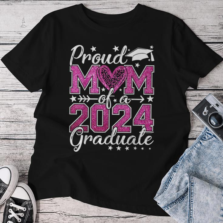 Proud Mom Of A Class Of 2024 Graduate 2024 Senior Mom 2024 Women T-shirt Funny Gifts