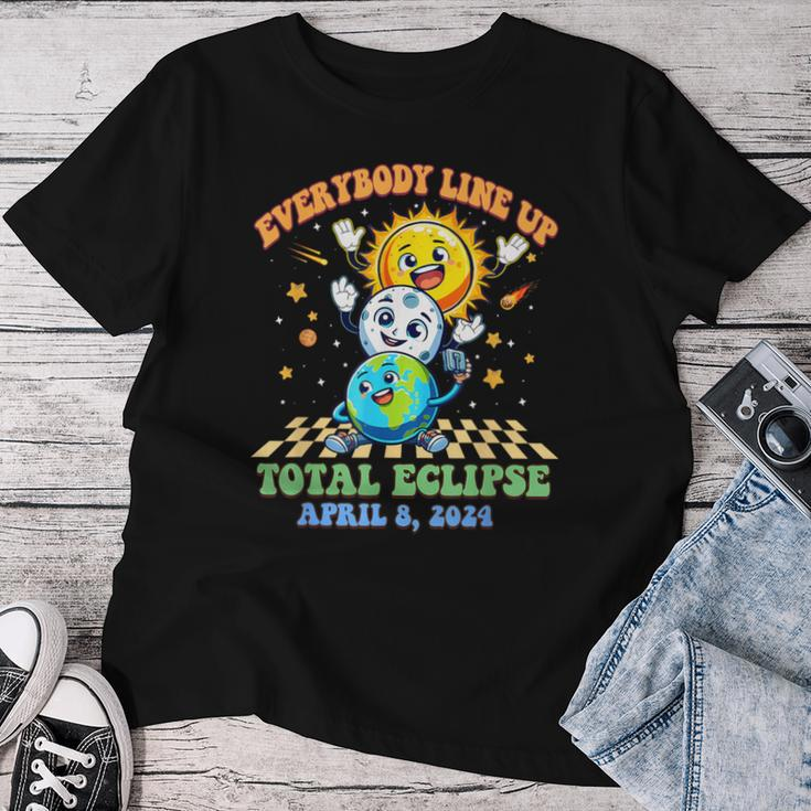 Retro Groovy Everybody Line Up Total Solar Eclipse 2024 Women T-shirt Unique Gifts