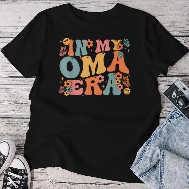 Retro Groovy In My Oma Era Baby Announcement Women T-shirt Funny Gifts