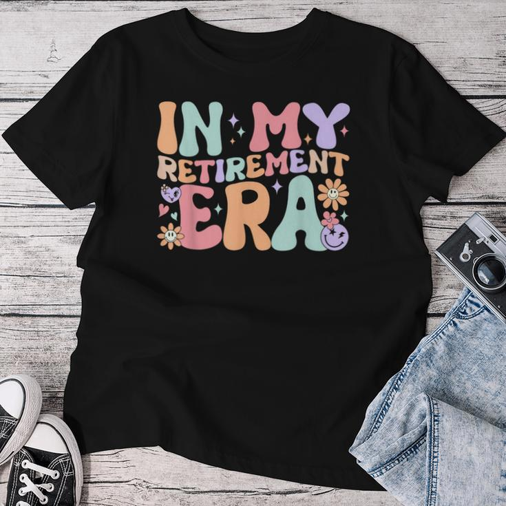 Retro Groovy In My Retirement Era Teacher Retired 2024 Women T-shirt Funny Gifts