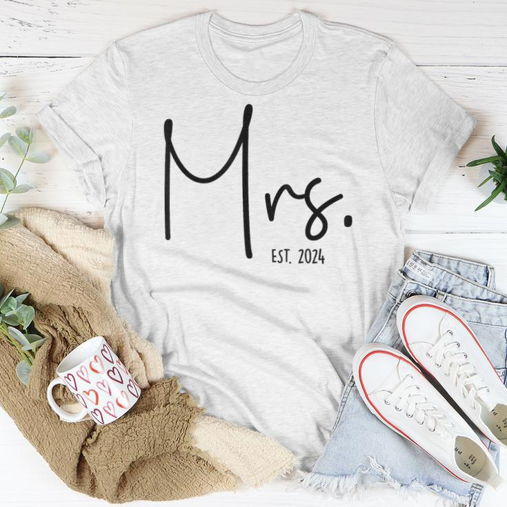 Mrs Est 2024 Just Married Wedding Wife Hubby Mr & Mrs Women T-shirt Funny Gifts