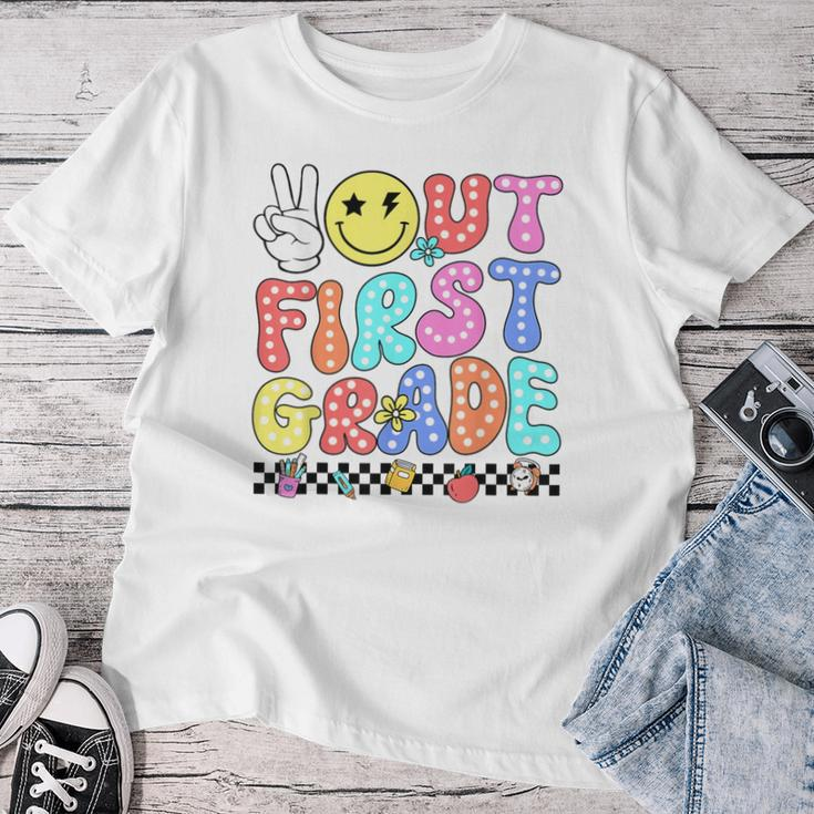 Peace Out First Grade Cute Groovy Last Day Of 1St Grade Women T-shirt Funny Gifts