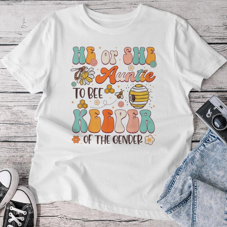 He Or She Auntie To Bee Keeper Of The Gender Reveal Groovy Women T-shirt Unique Gifts