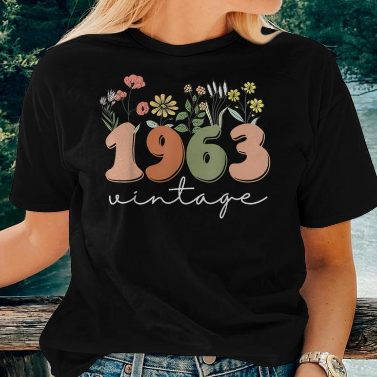 60 Years Old Vintage 1963 60Th Birthday Wildflower Women T-shirt Gifts for Her
