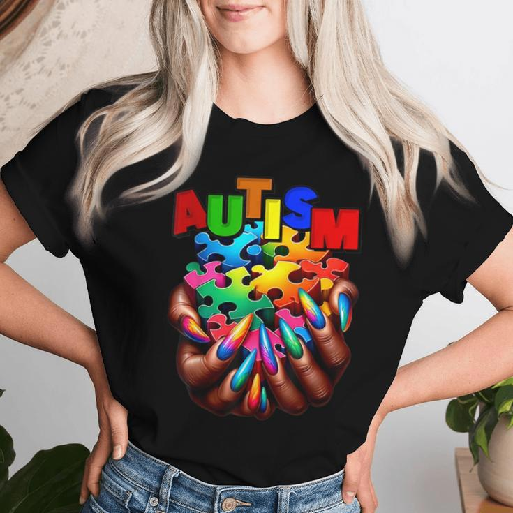 Autism Awareness Hand Black Woman Autism Mom Puzzle Piece Women T-shirt Gifts for Her