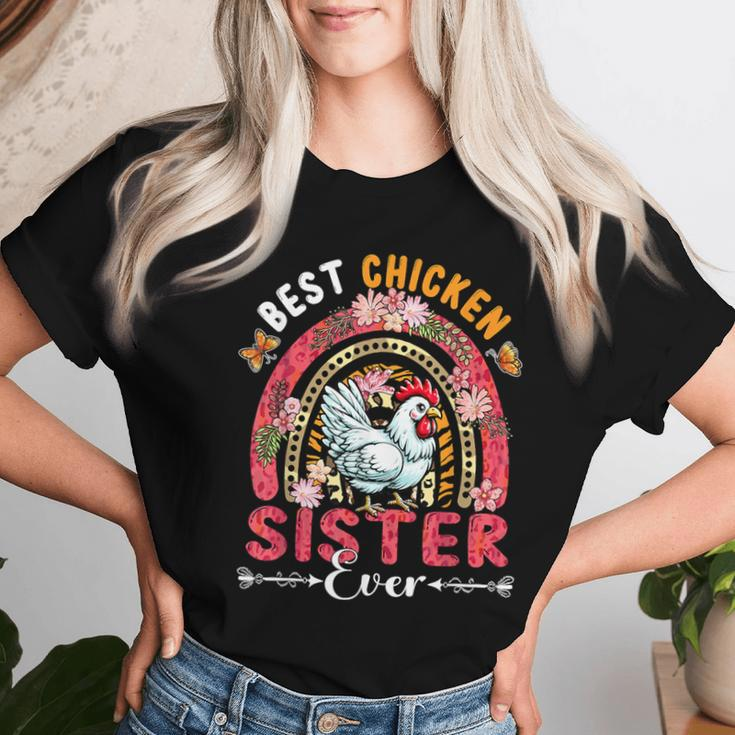 Best Chicken Sister Ever Mother's Day Flowers Rainbow Farm Women T-shirt Gifts for Her