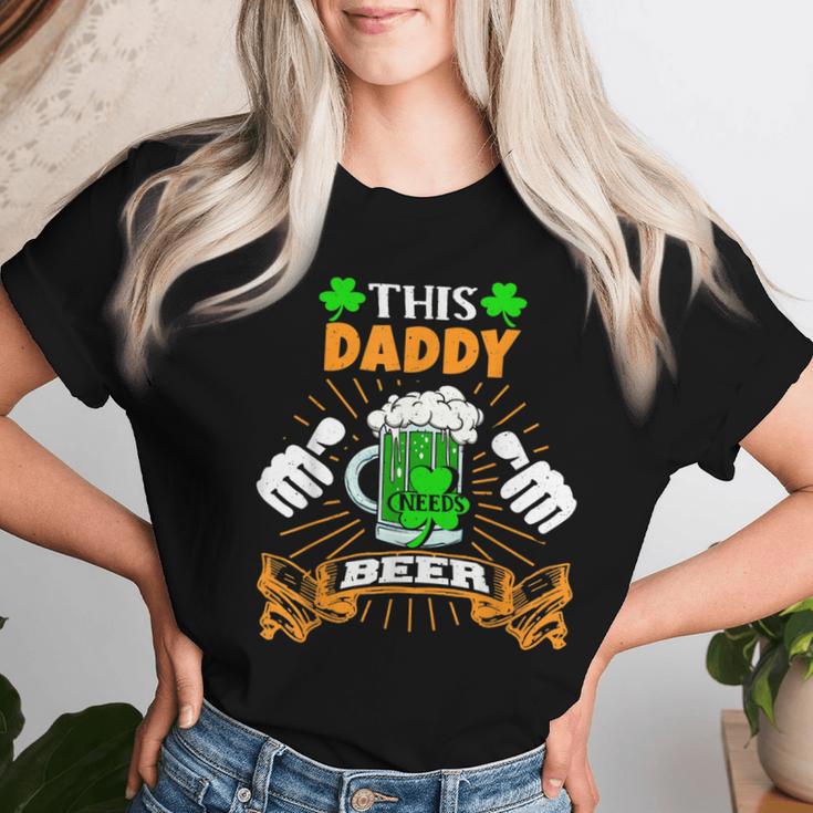 Dieser Papa Braucht Bier Drunken St Patrick's Day T-shirt Frauen Geschenke für Sie