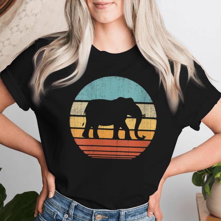 Elephant Retro Vintage 60S 70S Sunset Mammal Zoo Animal Men Women T-shirt Gifts for Her