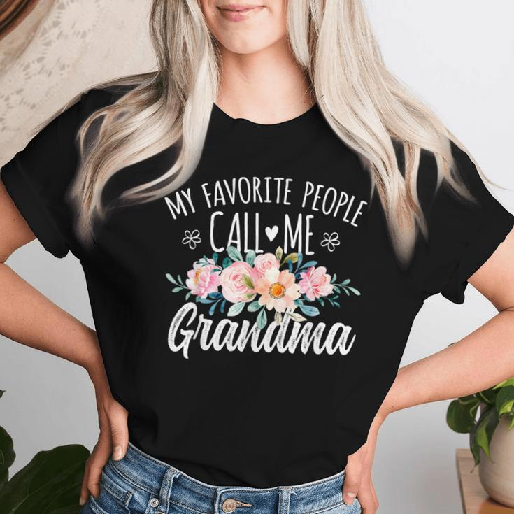 My Favorite People Call Me Grandma Floral Birthday Grandma Women T-shirt Gifts for Her