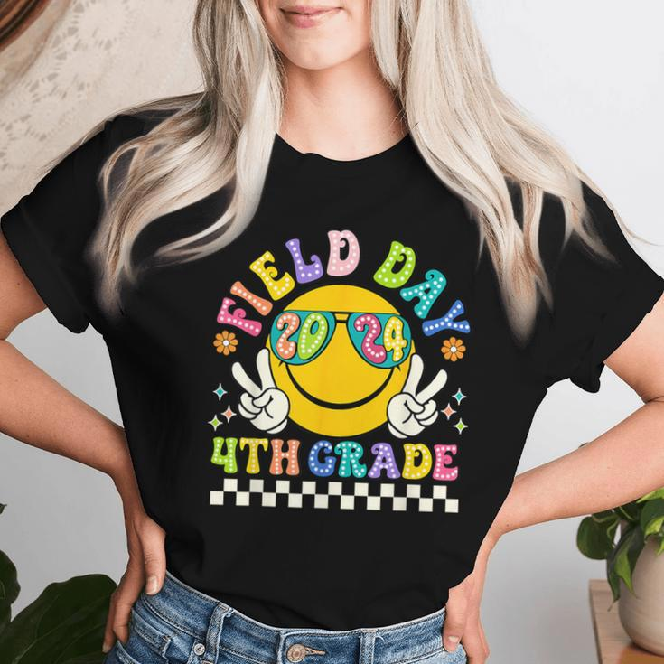 Field Day 2024 4Th Fourth Grade Field Trip Teacher Student Women T-shirt Gifts for Her