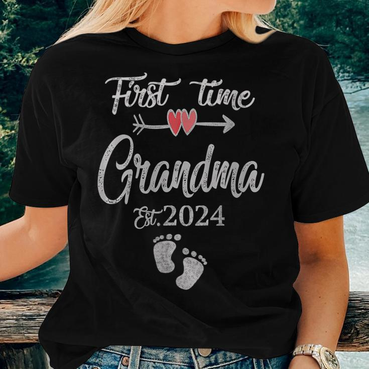 First Time Grandma 2024 Cute Heart Mother's Day New Grandma Women T-shirt Gifts for Her