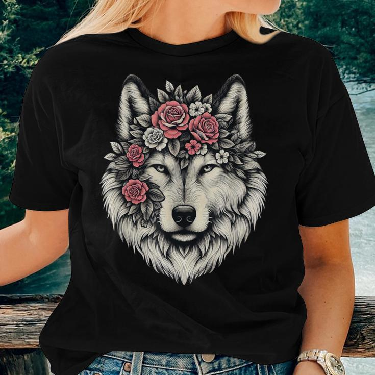 Floral Wolf Animal Cute Botanical Wolf Flowers Wolf Lovers Women T-shirt Gifts for Her