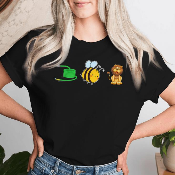 Hose Bee Lion I Am A Beekeeper Women T-shirt Gifts for Her