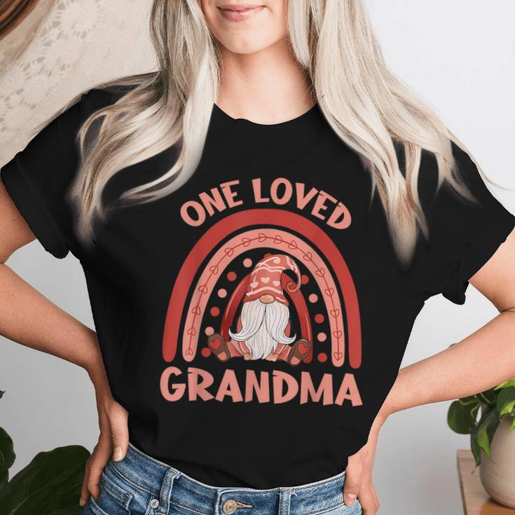 Gnome Rainbow One Loved Grandma Valentines Day Women Women T-shirt Gifts for Her