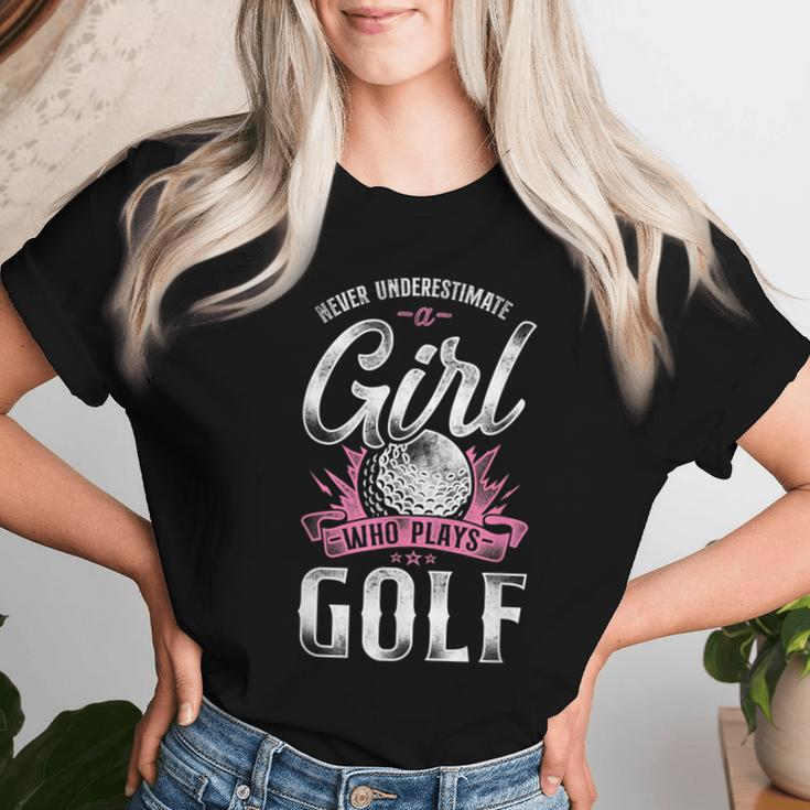 Golf Girl Vintage Never Underestimate A Girl Who Plays Golf Women T-shirt Gifts for Her