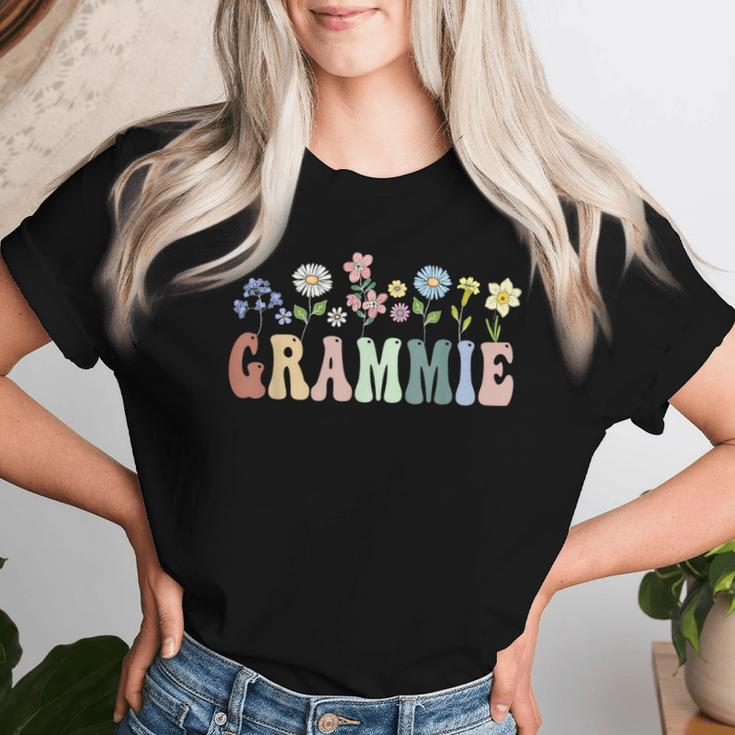 Grammie Wildflower Floral Grammie Women T-shirt Gifts for Her