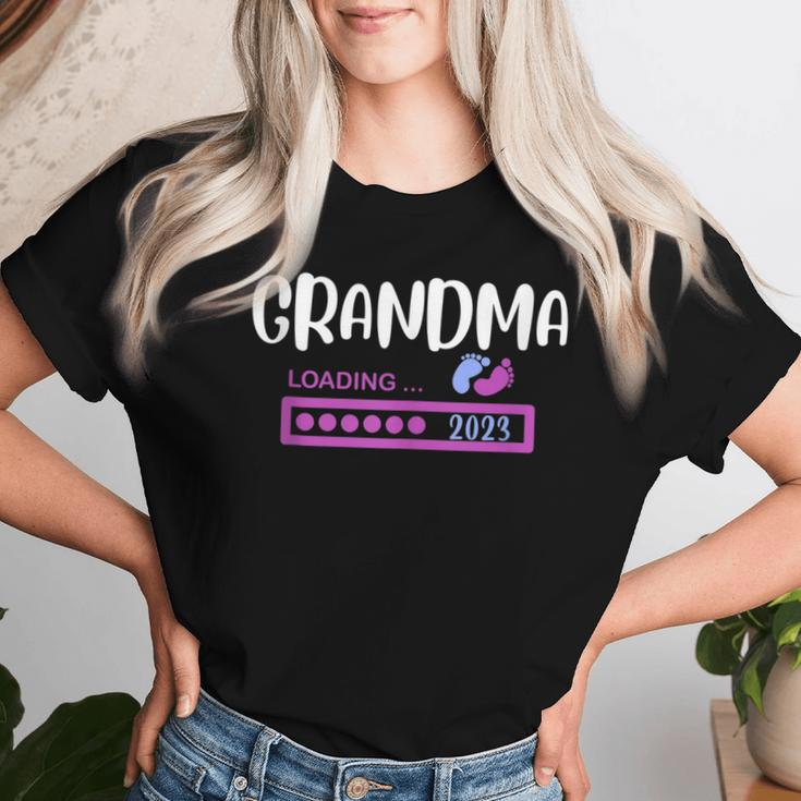 Grandma 2023 Loading For Pregnancy Announcement Women T-shirt Gifts for Her