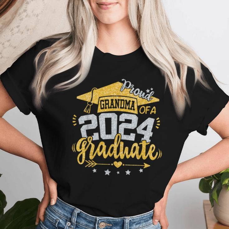 Grandma Senior 24 Proud Grandma Of A Class Of 2024 Graduate Women T-shirt Gifts for Her
