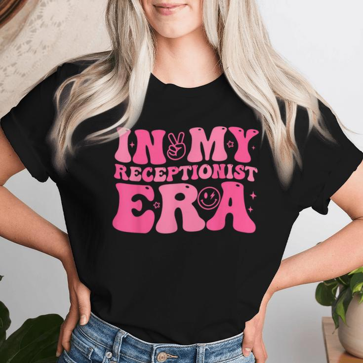 Groovy In My Receptionist Era Receptionist Retro Women T-shirt Gifts for Her